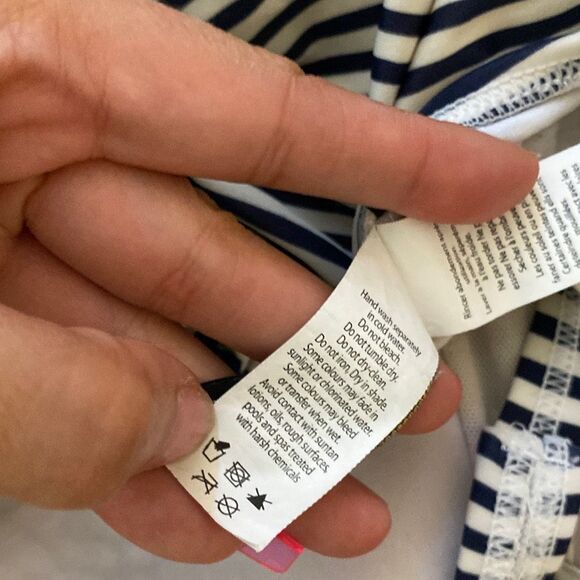 C7 Bond-Eye Australia Black White Stripe Sweetheart One Piece Swimsuit Sz 4 D/DD - Picture 5 of 8